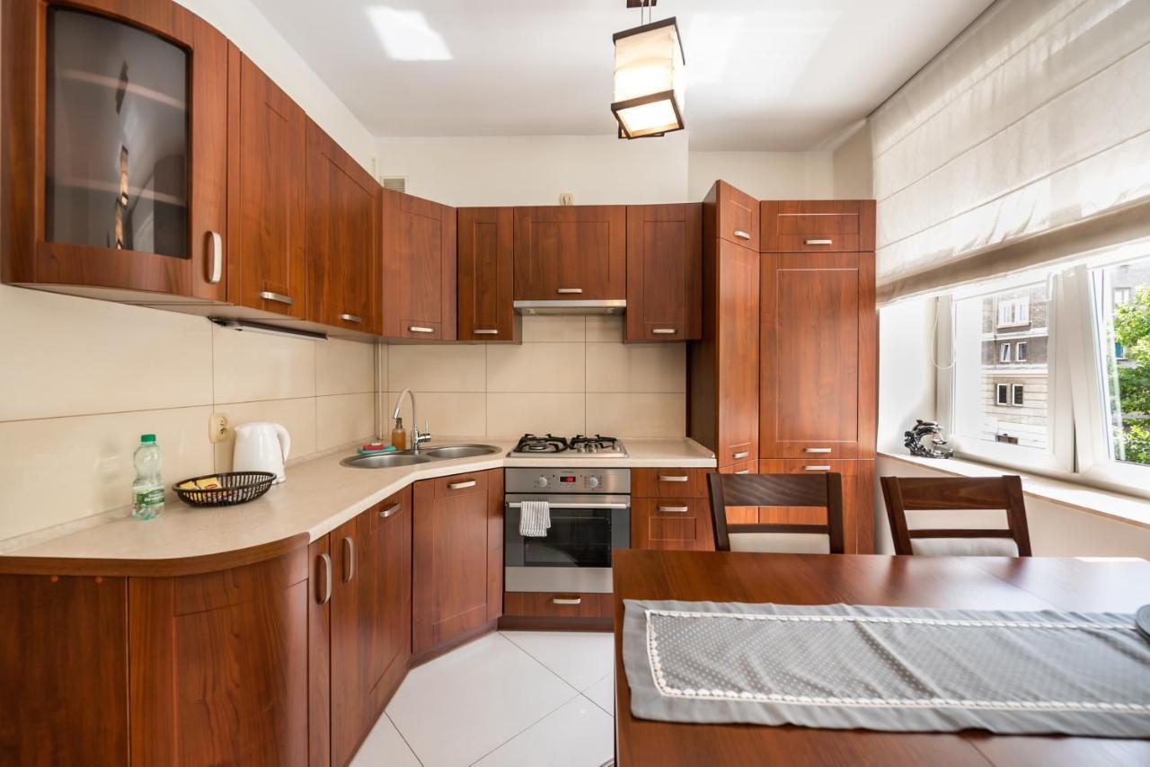 Ogrodowa Warm Wood Apartment Varsó Kültér fotó