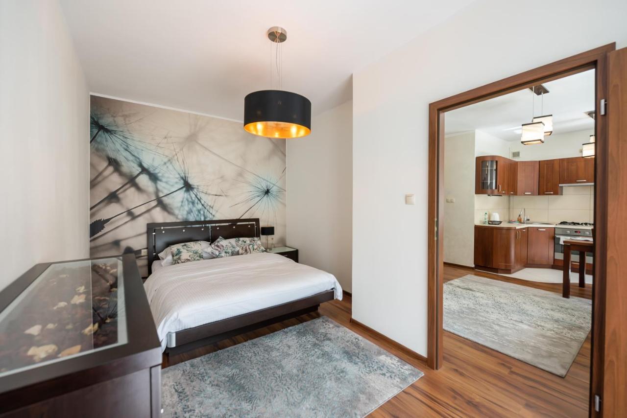 Ogrodowa Warm Wood Apartment Varsó Kültér fotó